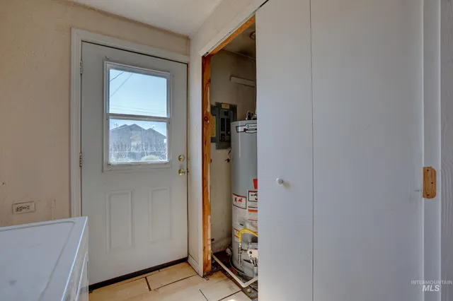 $172,000 | 167 West 3rd Avenue, Glenns Ferry, ID 83623