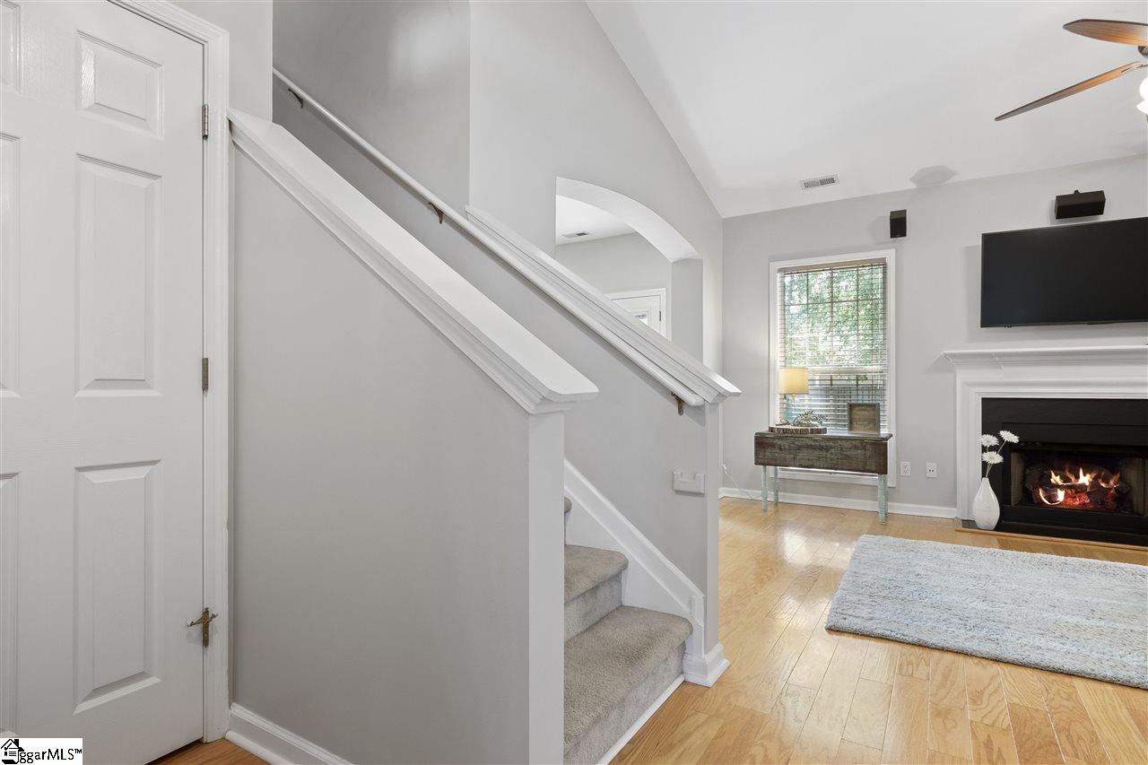 102 Ridgebrook Way Greenville, SC 29605 - Photo 4 of 36 Gallery Image 4