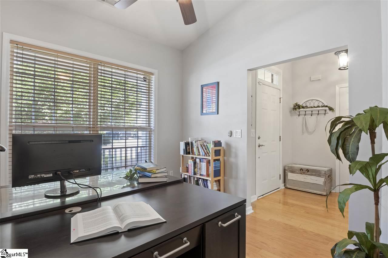 102 Ridgebrook Way Greenville, SC 29605 - Photo 5 of 36 Gallery Image 5