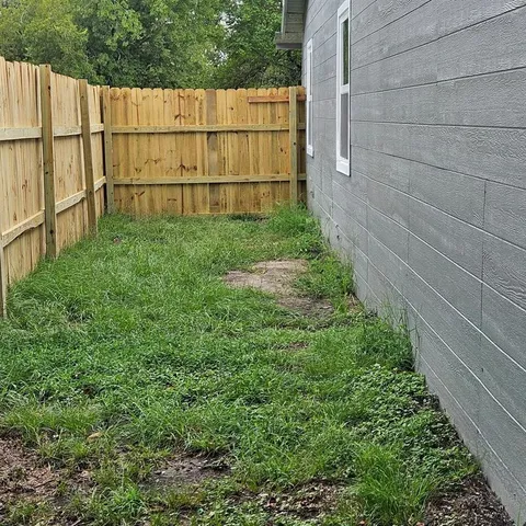 $1,650 | 1403 East 4th Avenue, Corsicana, TX 75110