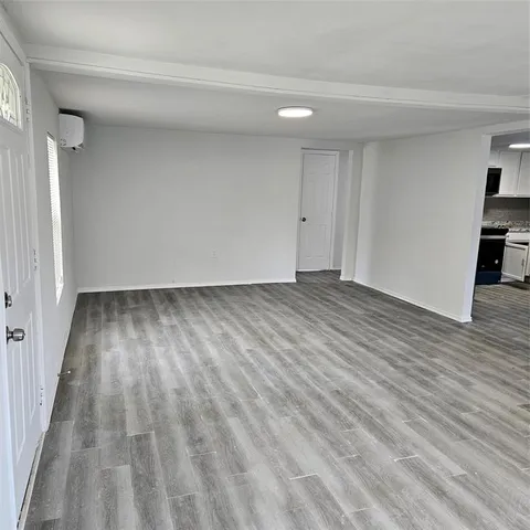 $1,650 | 1403 East 4th Avenue, Corsicana, TX 75110