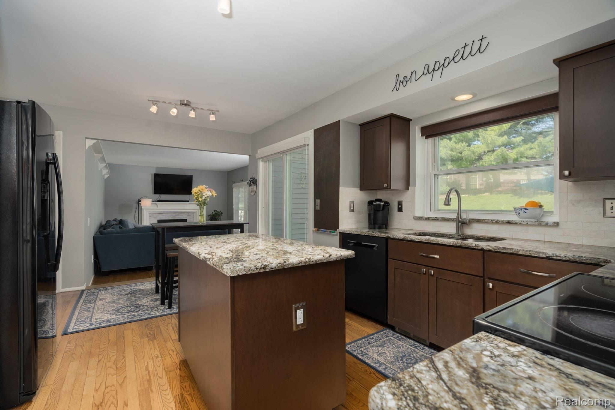 1639 Grandview Drive Rochester, MI 48306 - Photo 10 of 29 Open to family room