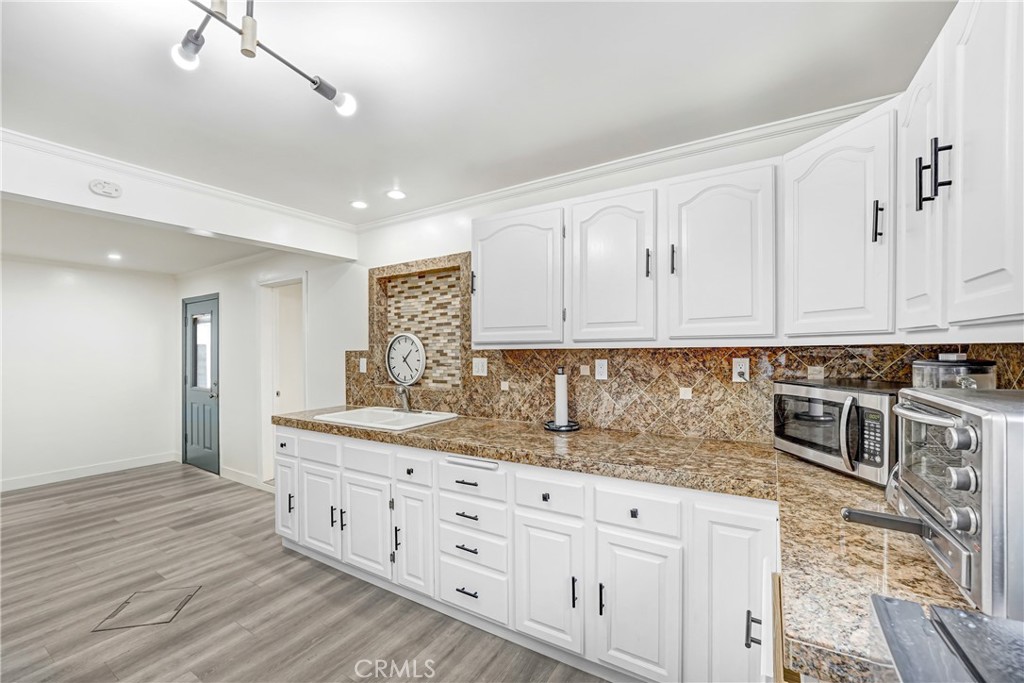 15720 Roxford Street Sylmar, CA 91342 - Photo 9 of 29