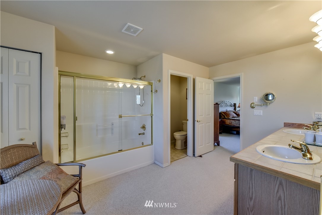 2815 Southeast 4th Street Renton, WA 98056 - Photo 14 of 21