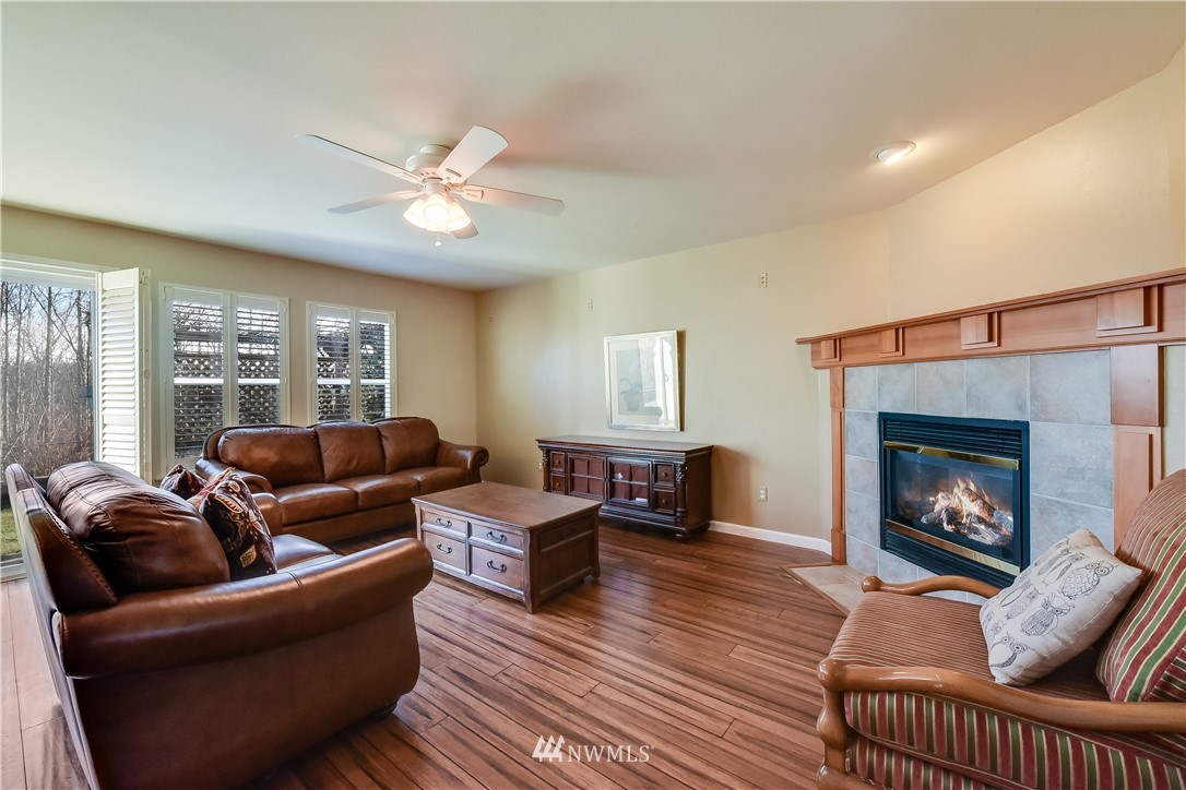 2815 Southeast 4th Street Renton, WA 98056 - Photo 5 of 21