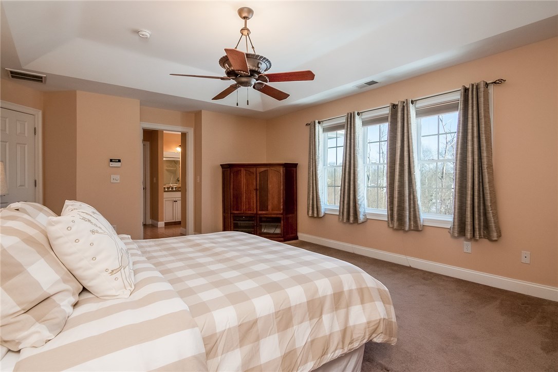 125 Fox Ridge Drive Cranston, RI 02921 - Photo 18 of 32 Gallery Image 18