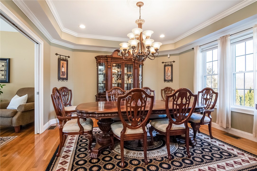 125 Fox Ridge Drive Cranston, RI 02921 - Photo 7 of 32 Gallery Image 7
