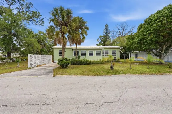$128,000 | 104 52nd Avenue Plaza West, Bradenton, FL 34207