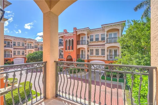 $9,000 | 1528 Northeast Outrigger Landings Drive, Unit 208, Jensen Beach, FL 34957