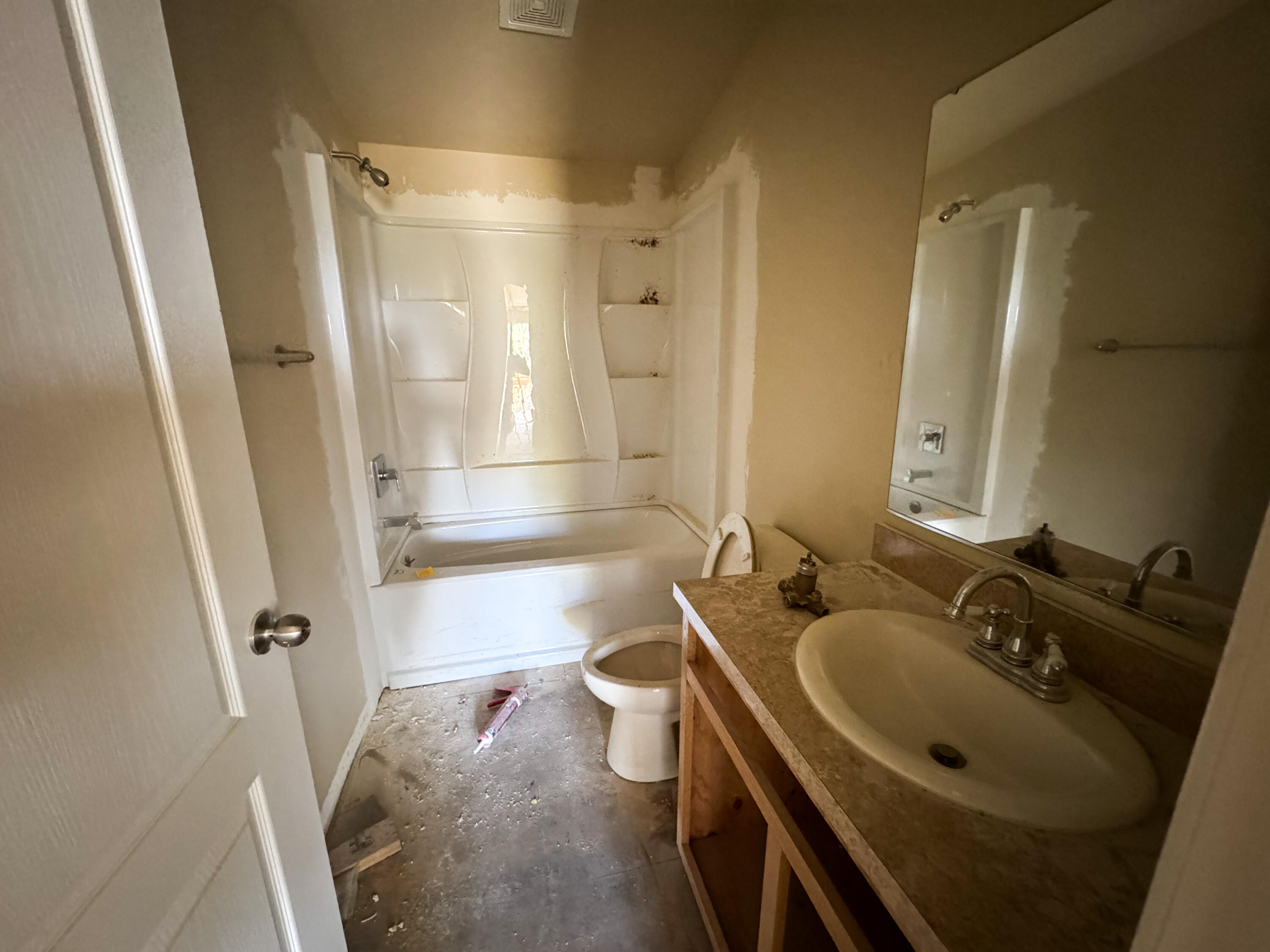 3218 Shoreview Drive Chiloquin, OR 97624 - Photo 13 of 16 bath 2