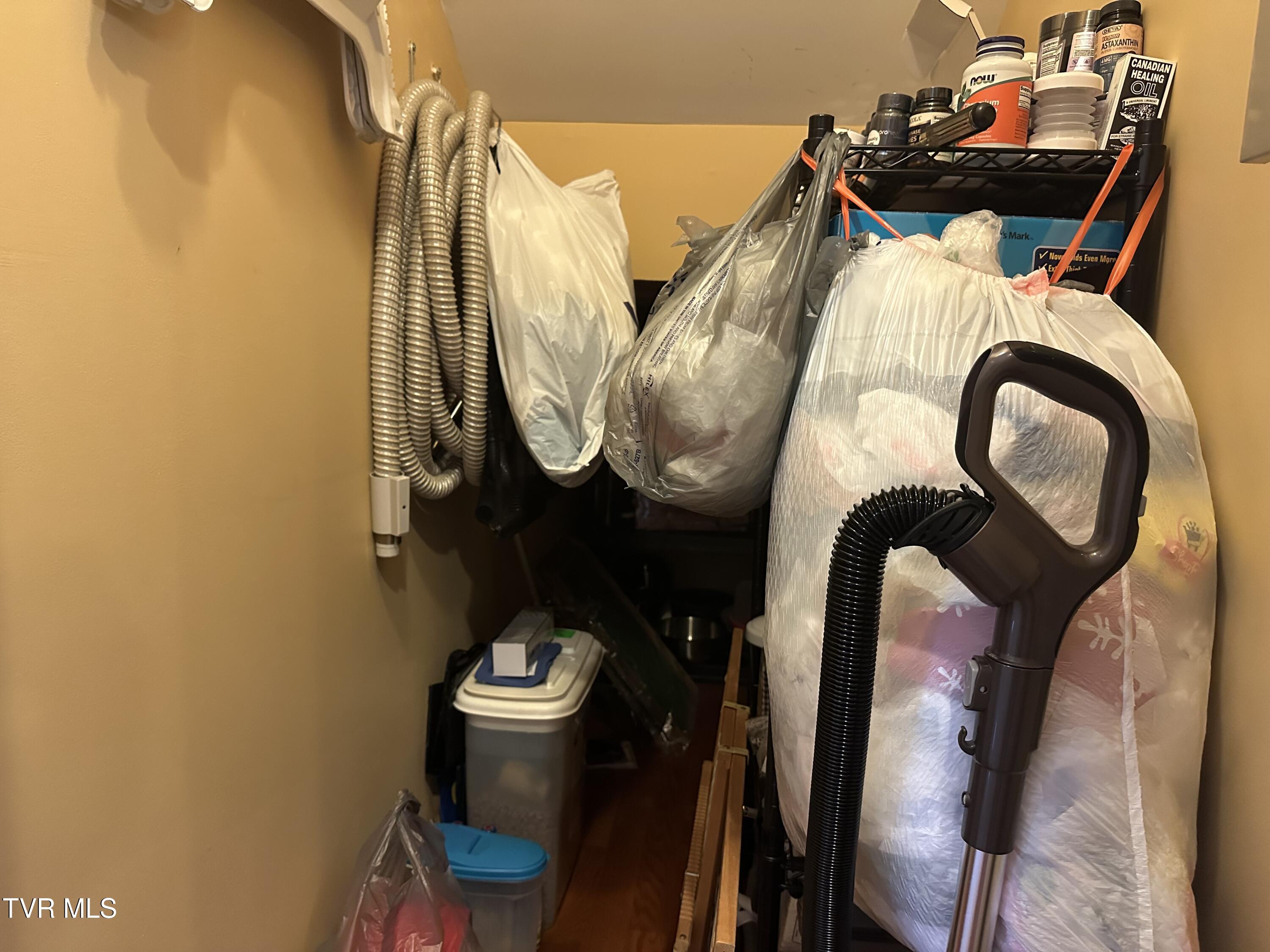 1321 Kendrick Creek Road Kingsport, TN 37663 - Photo 113 of 133 Central Vac System