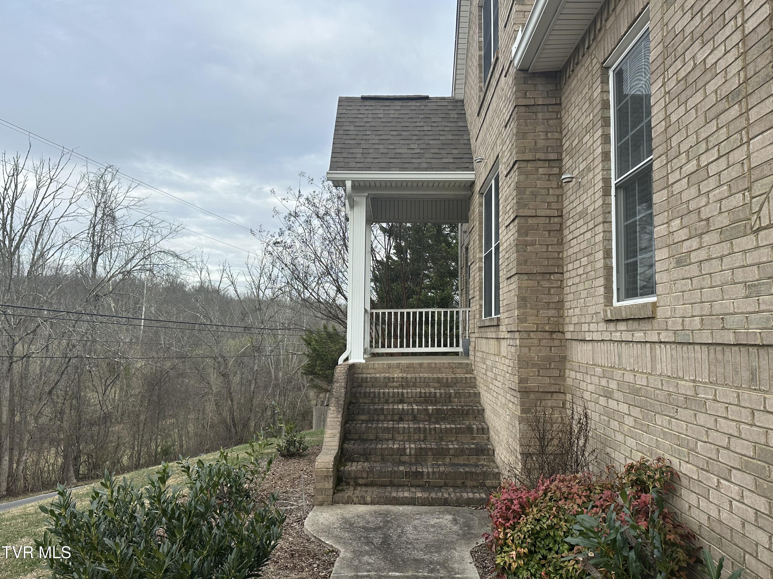 1321 Kendrick Creek Road Kingsport, TN 37663 - Photo 123 of 133 Walkway to front door