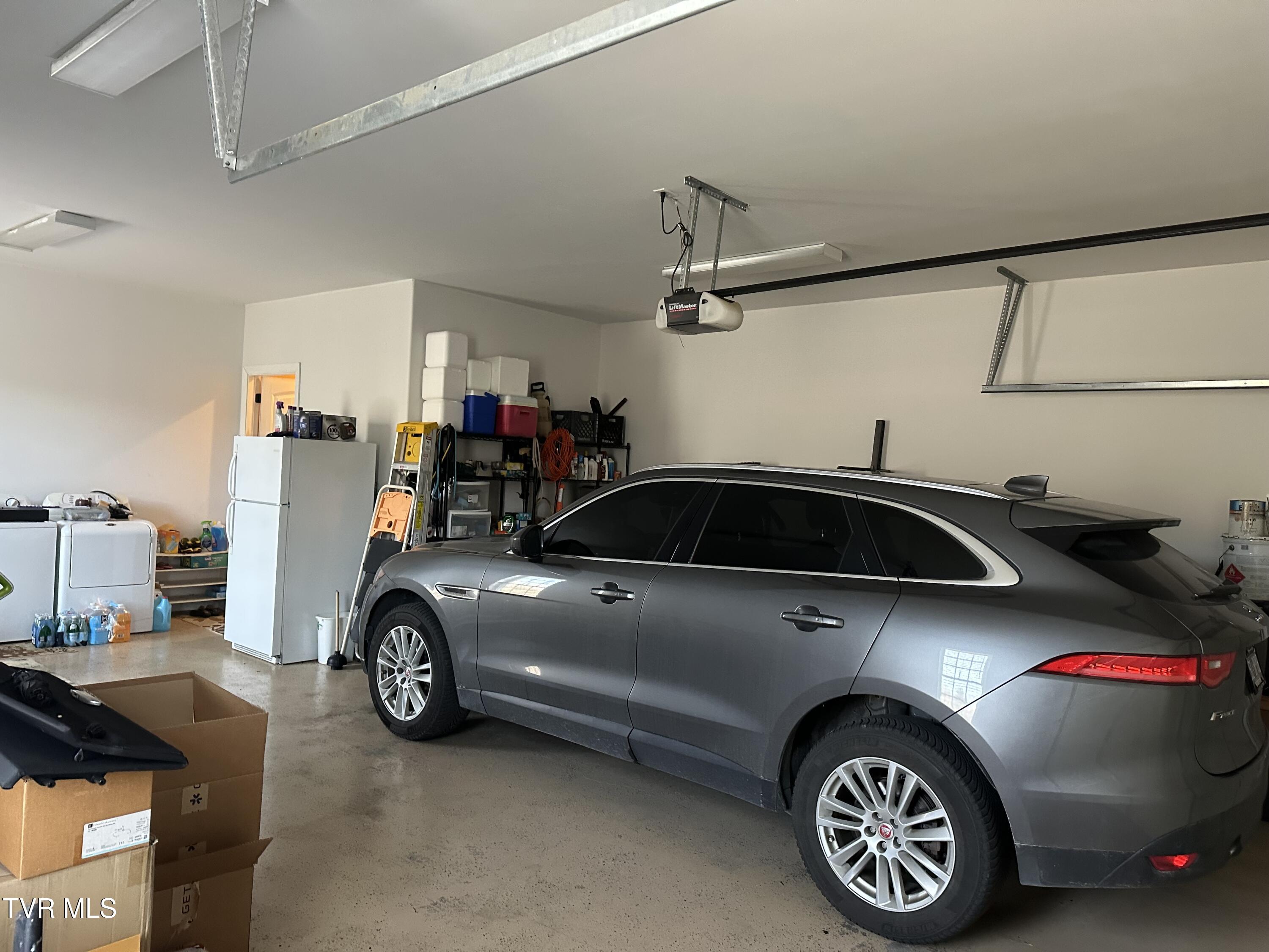 1321 Kendrick Creek Road Kingsport, TN 37663 - Photo 18 of 133 Main level big garage