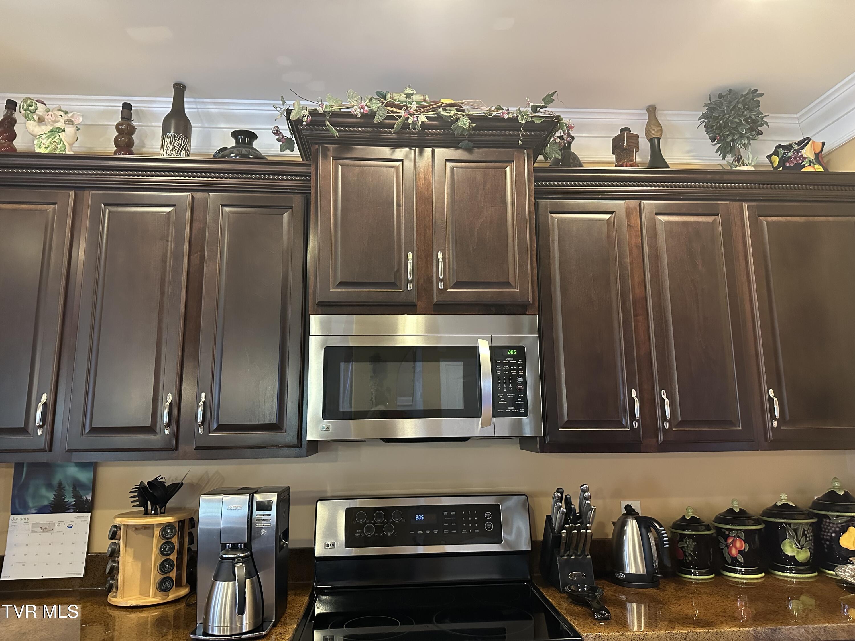 1321 Kendrick Creek Road Kingsport, TN 37663 - Photo 48 of 133 Loads of cabinets