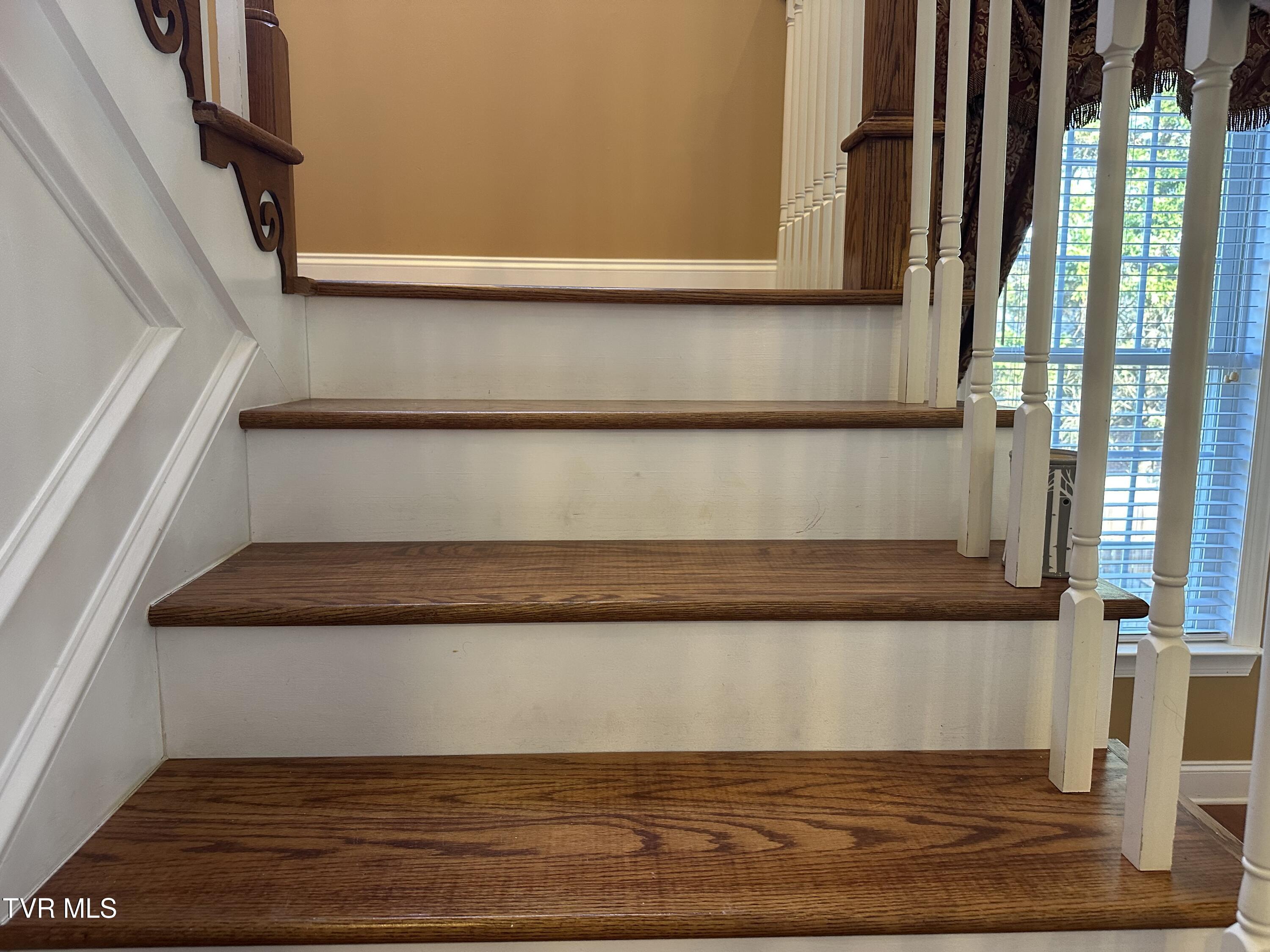 1321 Kendrick Creek Road Kingsport, TN 37663 - Photo 65 of 133 Stairs with landing