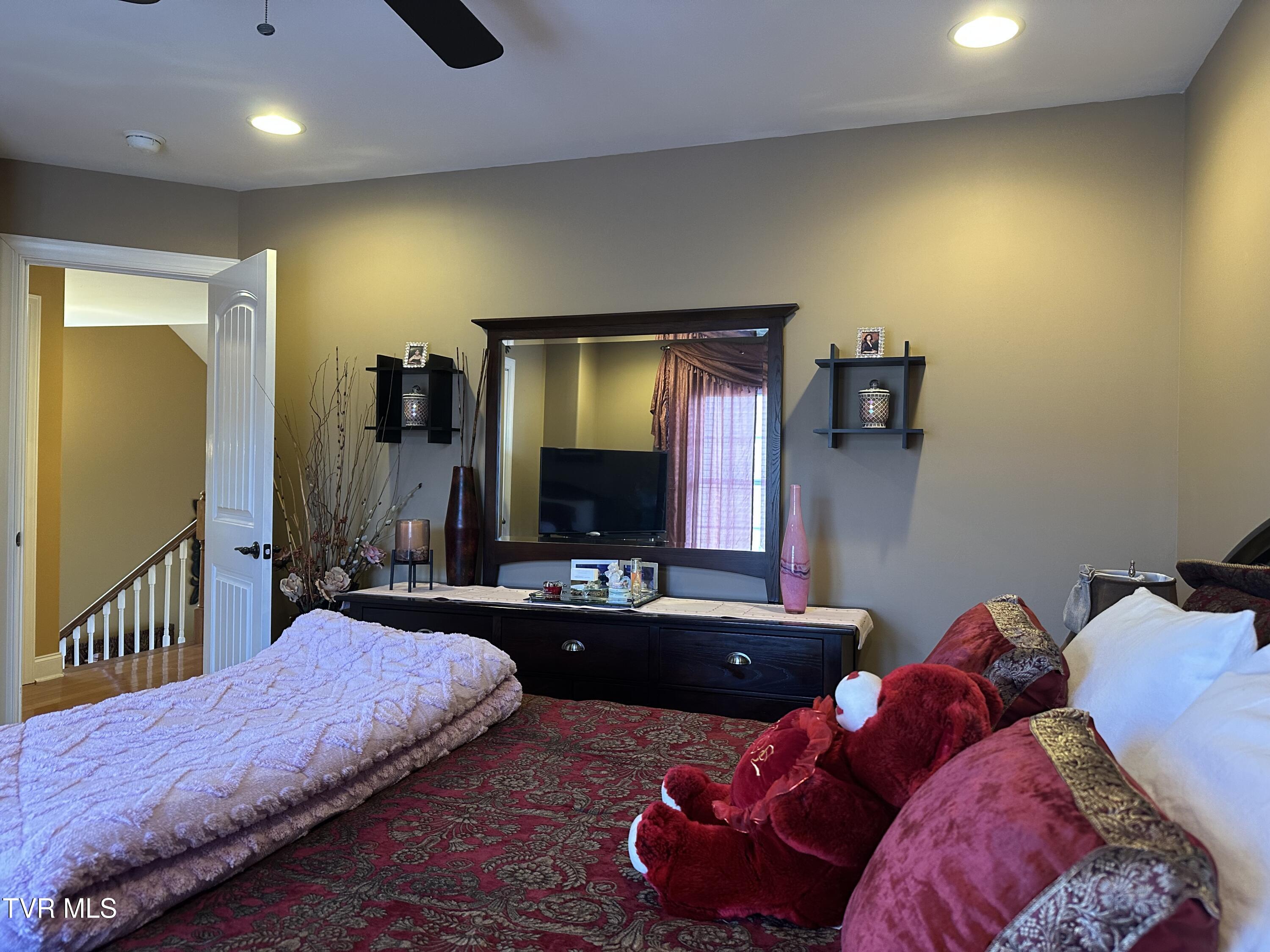 1321 Kendrick Creek Road Kingsport, TN 37663 - Photo 69 of 133 So inviting