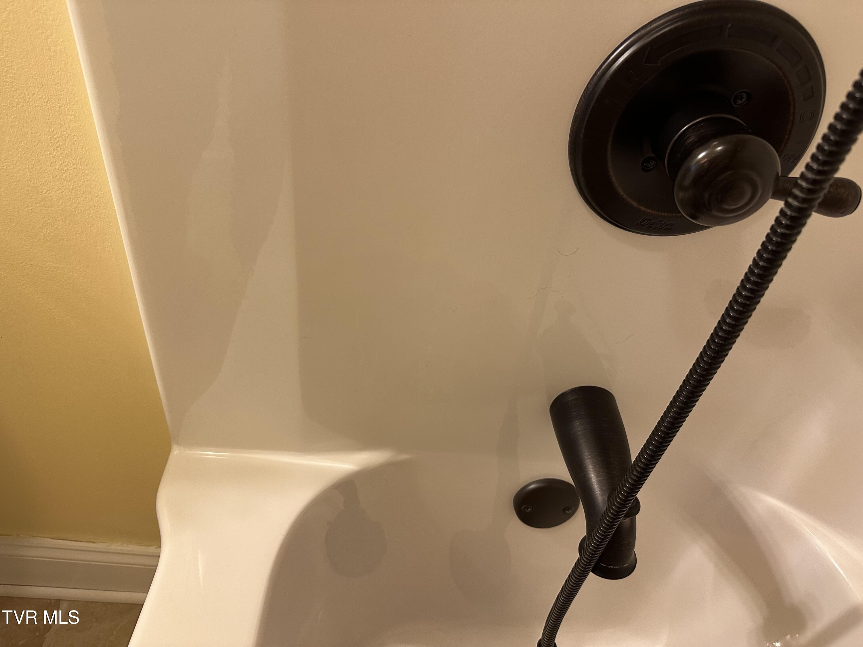 1321 Kendrick Creek Road Kingsport, TN 37663 - Photo 75 of 133 Shower/tub