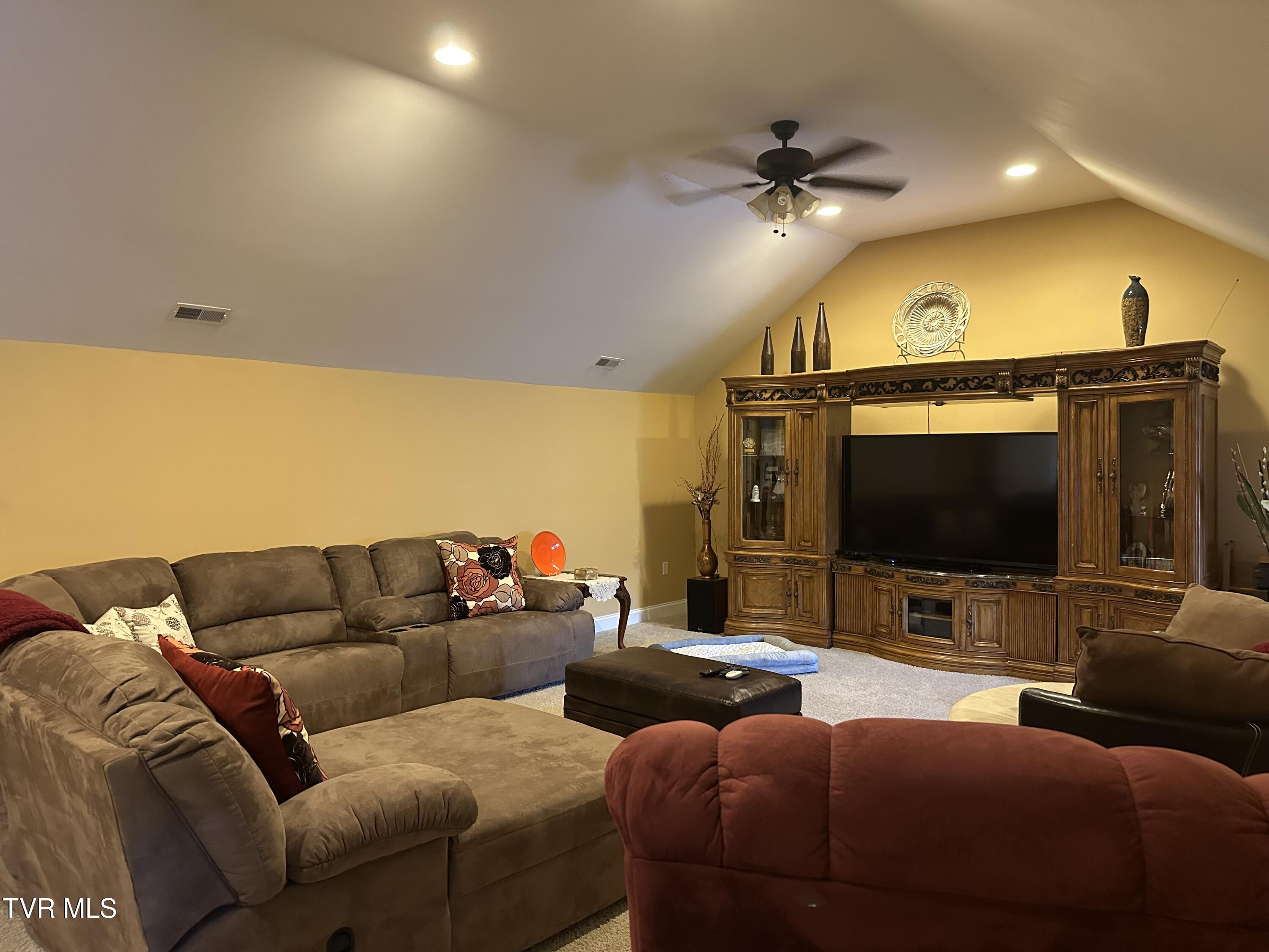 1321 Kendrick Creek Road Kingsport, TN 37663 - Photo 10 of 133 ENJOY THE GAME