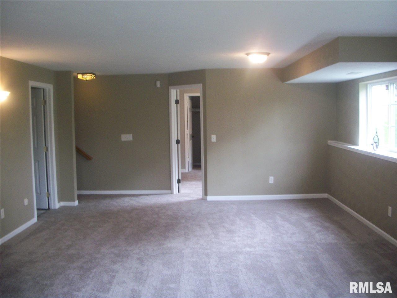 5001 Red Fox Road Bettendorf, IA 52722 - Photo 12 of 18