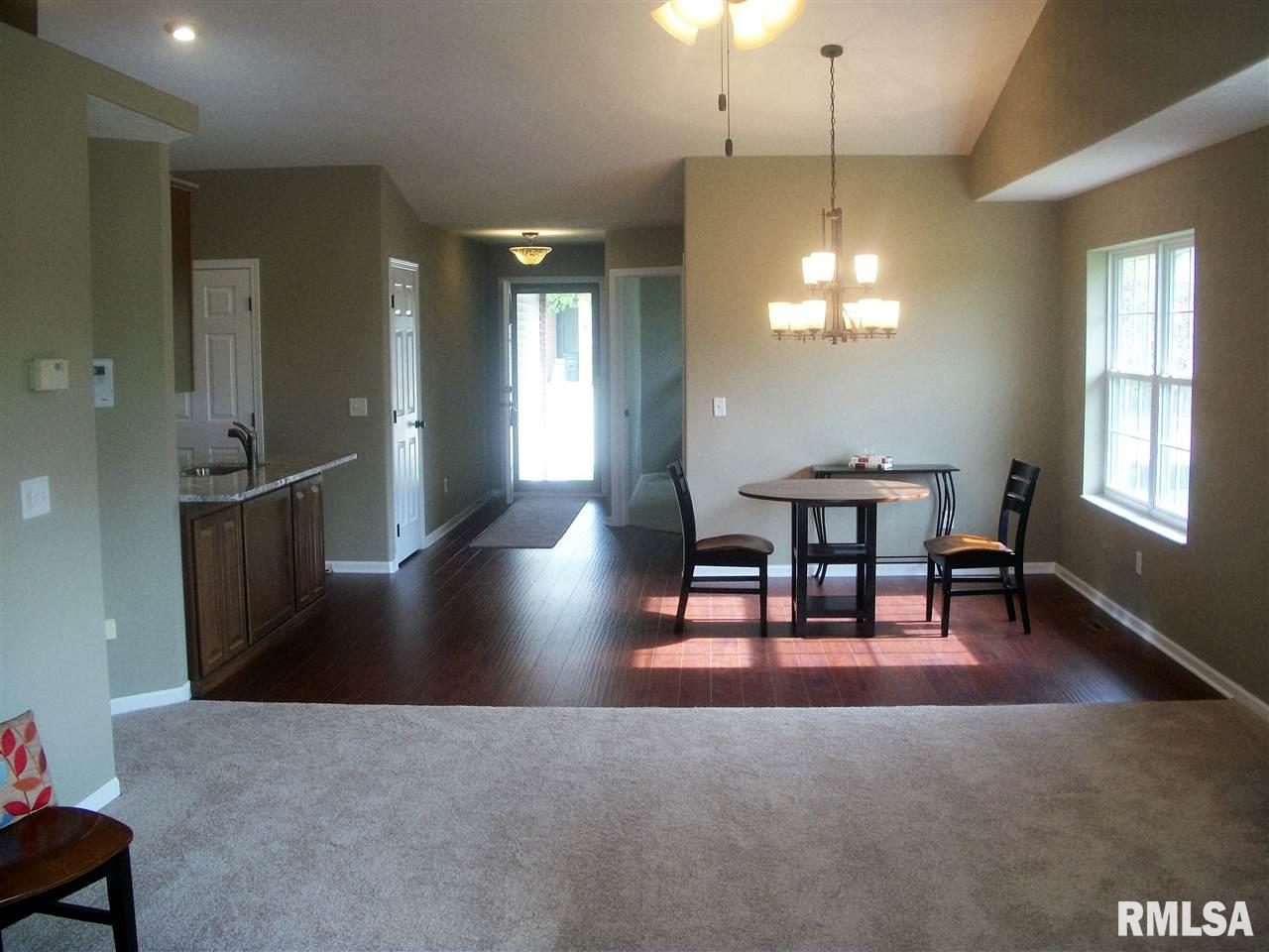 5001 Red Fox Road Bettendorf, IA 52722 - Photo 3 of 18