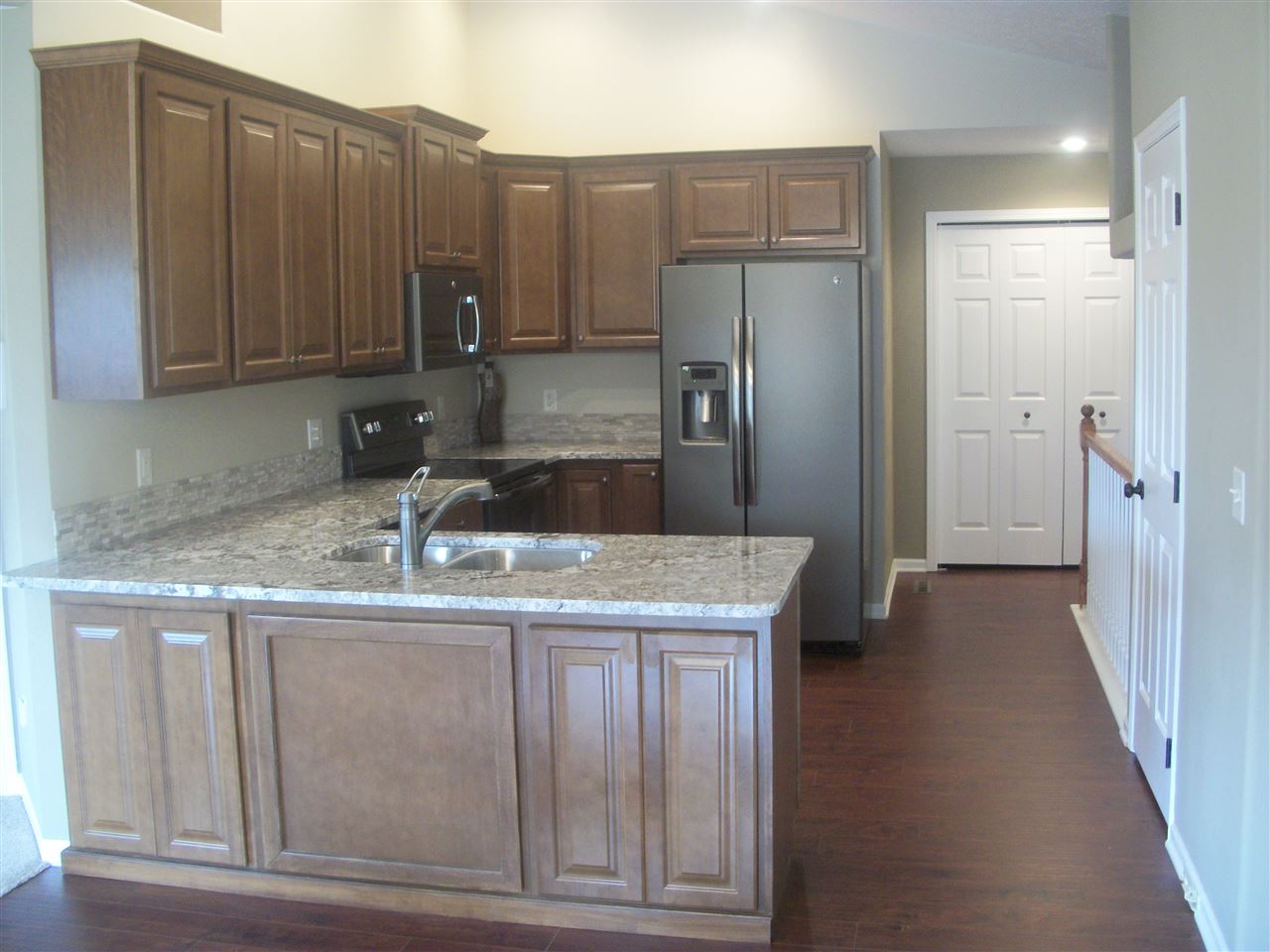 5001 Red Fox Road Bettendorf, IA 52722 - Photo 4 of 18