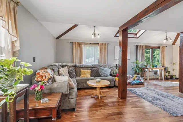 $578,500 | 2 Country Pond Road, Kingston, NH 03848