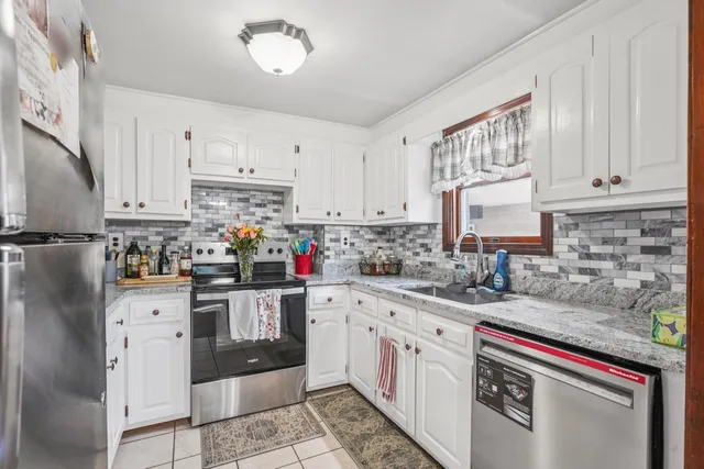 $578,500 | 2 Country Pond Road, Kingston, NH 03848