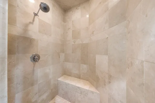 $995,000 | 6 History Row, The Woodlands, TX 77380