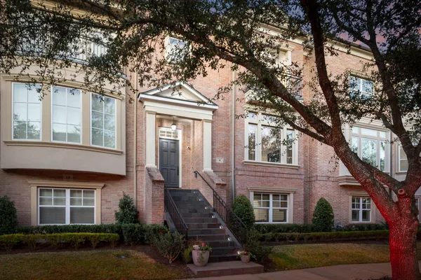 $995,000 | 6 History Row, The Woodlands, TX 77380