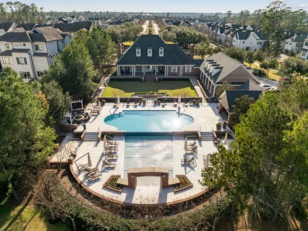 $995,000 | 6 History Row, The Woodlands, TX 77380