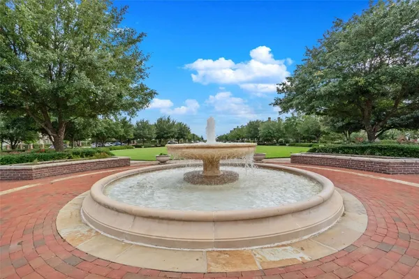 $995,000 | 6 History Row, The Woodlands, TX 77380