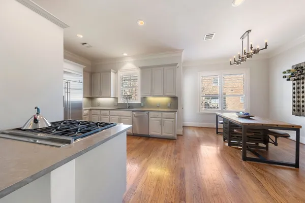 $995,000 | 6 History Row, The Woodlands, TX 77380