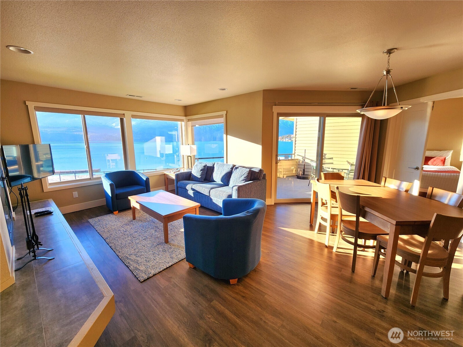 1 Lakeside 709-o Manson, WA 98831 - Photo 7 of 39 a living room with furniture and wooden floor