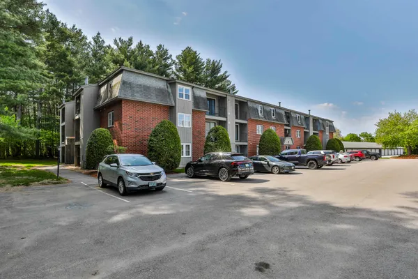 $259,900 | 7 Blackstone Drive, Unit 36, Nashua, NH 03063