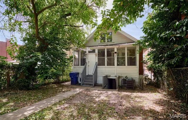 $190,000 | 6525 Bartmer Avenue, University City, MO 63130