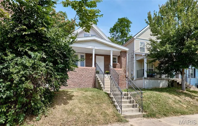 $190,000 | 6525 Bartmer Avenue, University City, MO 63130
