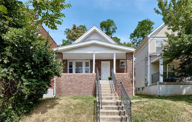 $190,000 | 6525 Bartmer Avenue, University City, MO 63130