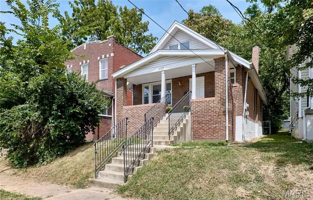 $190,000 | 6525 Bartmer Avenue, University City, MO 63130