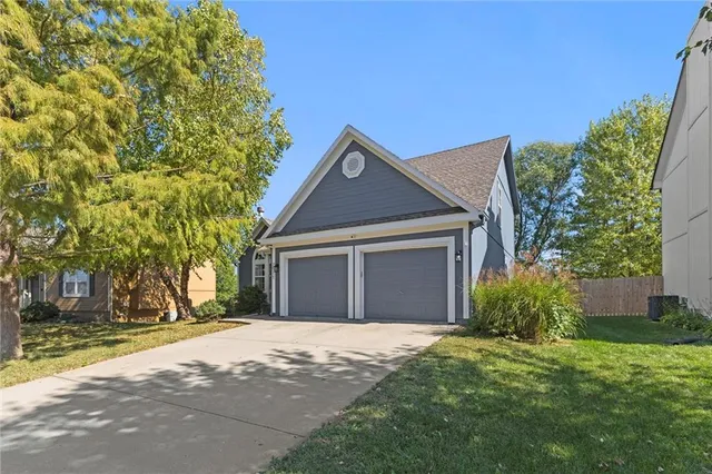 $375,000 | 7511 North Lewis Avenue, Kansas City, MO 64158