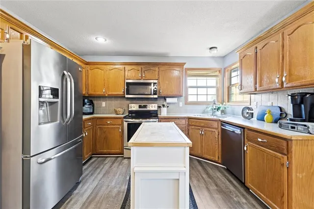 $375,000 | 7511 North Lewis Avenue, Kansas City, MO 64158