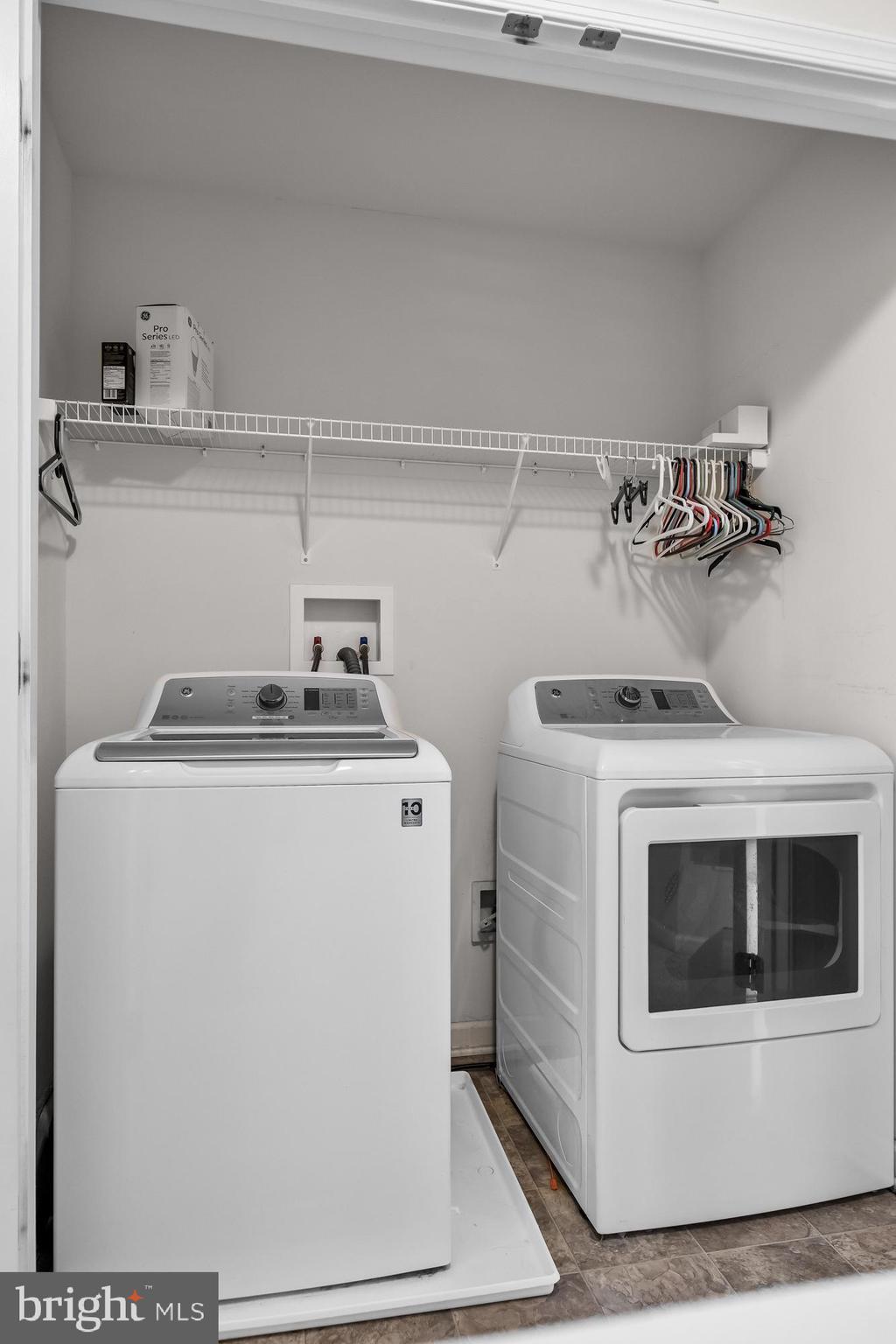 8 Iron Gate Road Sicklerville, NJ 08081 - Photo 19 of 33 a utility room with dryer and washer