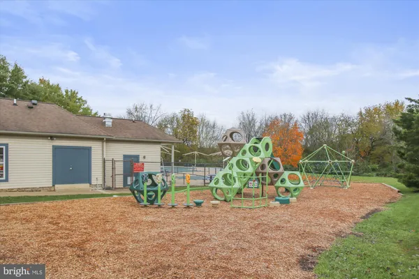 a view of house and outdoor space