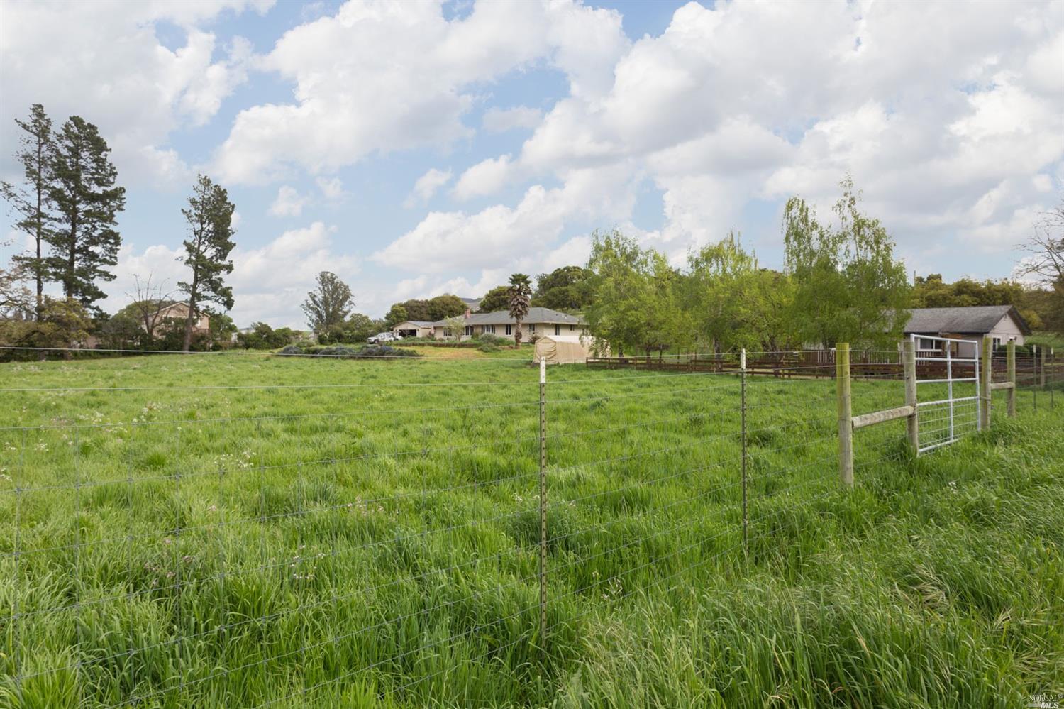 929 Pepper Road Petaluma, CA 94952 - Photo 1 of 1 Gallery Image 1