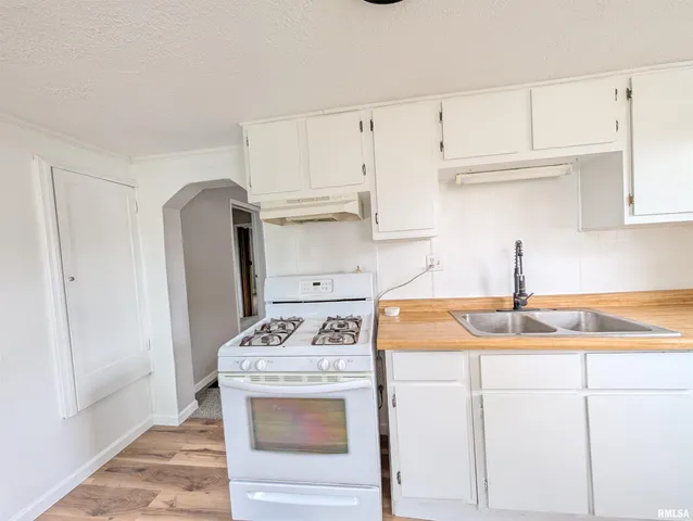 $79,900 | 1407 Martha Street, Pekin, IL 61554