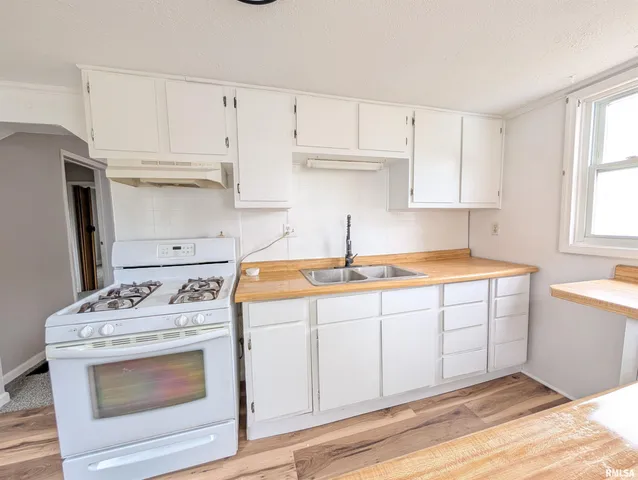 $79,900 | 1407 Martha Street, Pekin, IL 61554