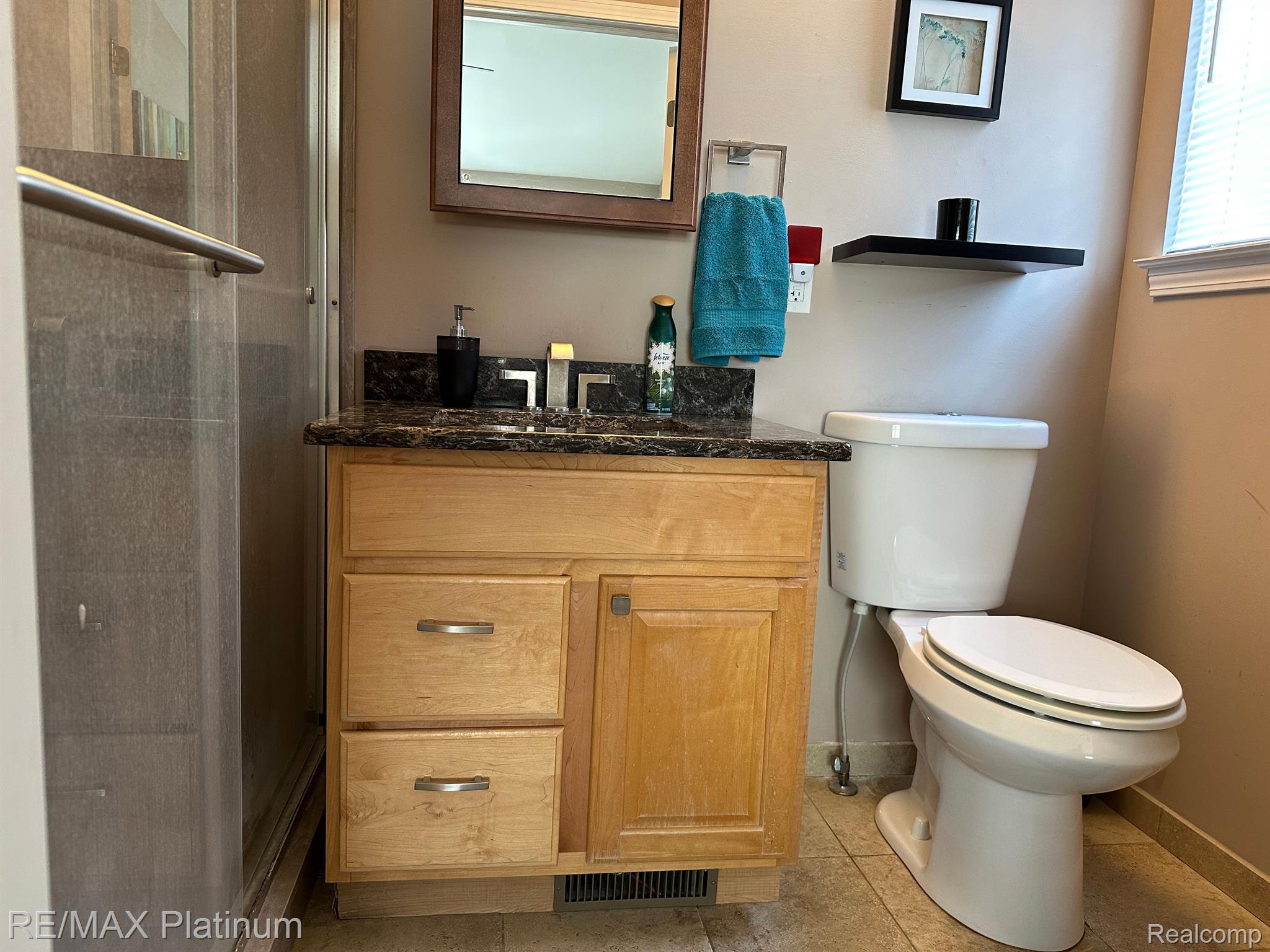 813 Chelsea Ridge Court, Unit 5 Howell, MI 48843 - Photo 14 of 31 Primary Bathroom