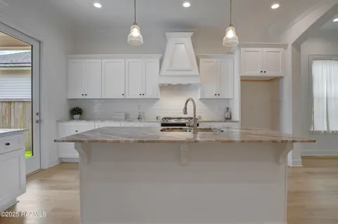 $285,000 | 108 Sandstone Avenue, Scott, LA 70583