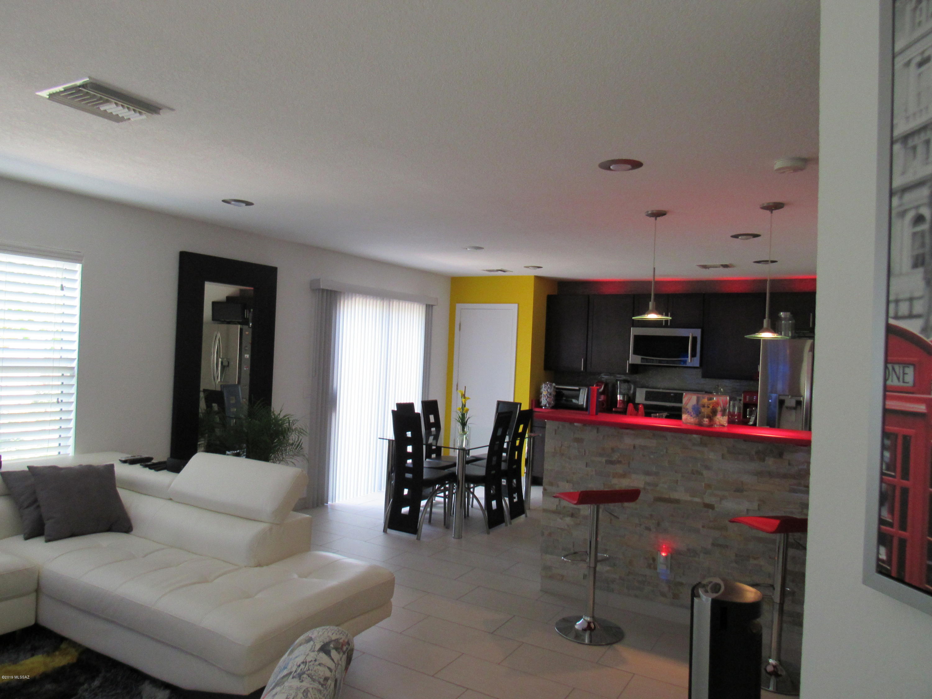 5771 South Manta Ray Road Tucson, AZ 85706 - Photo 8 of 47 Gallery Image 8