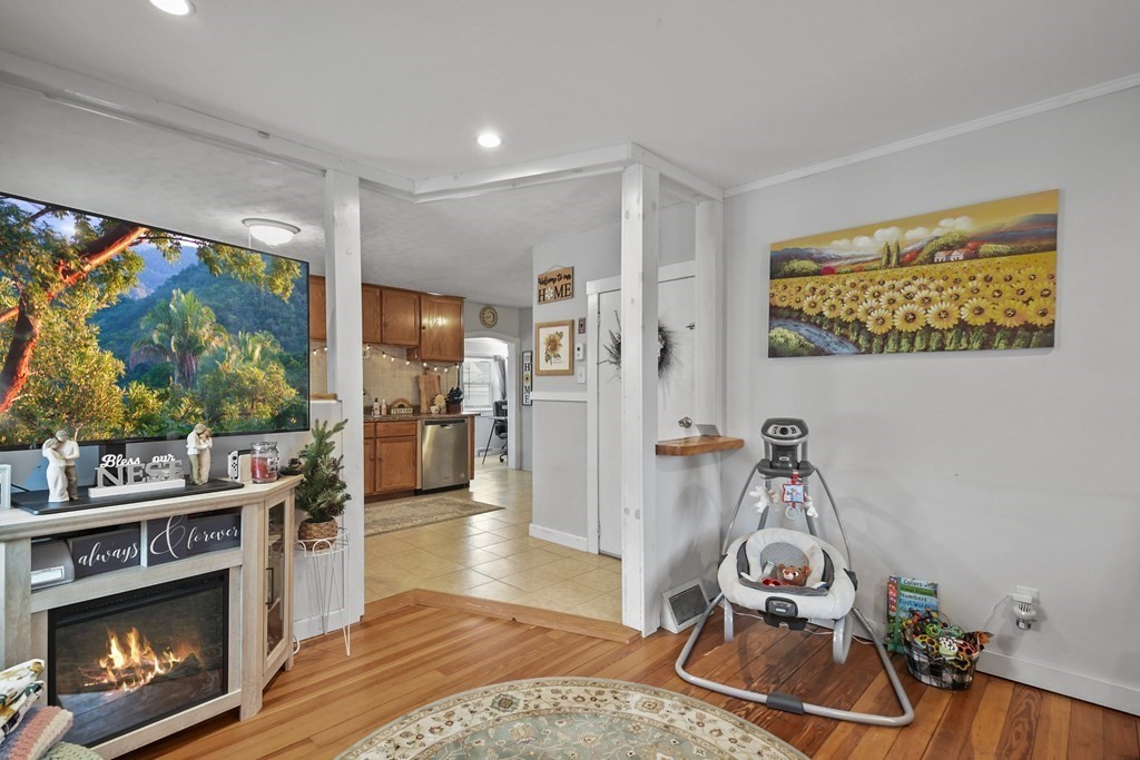 175 Providence Road Northbridge, MA 01588 - Photo 4 of 25 Gallery Image 4
