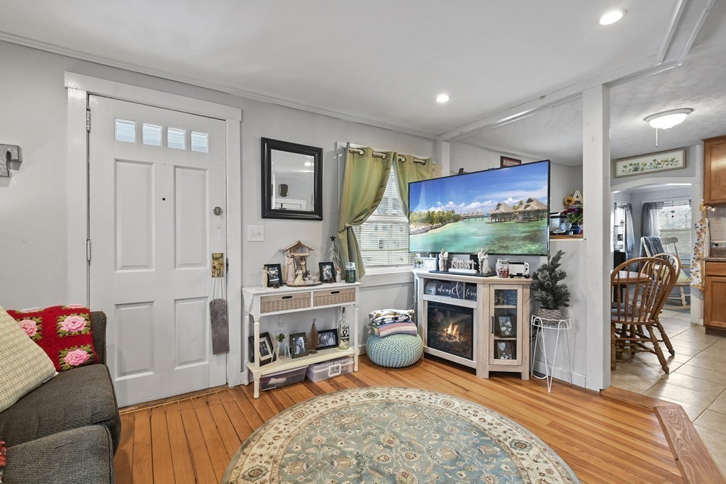 175 Providence Road Northbridge, MA 01588 - Photo 5 of 25 Gallery Image 5